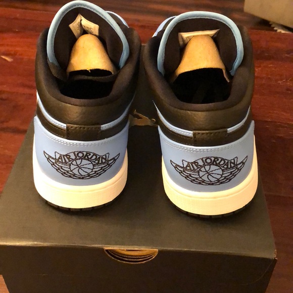 Air Jordan 1 Low - Picture 7 of 8